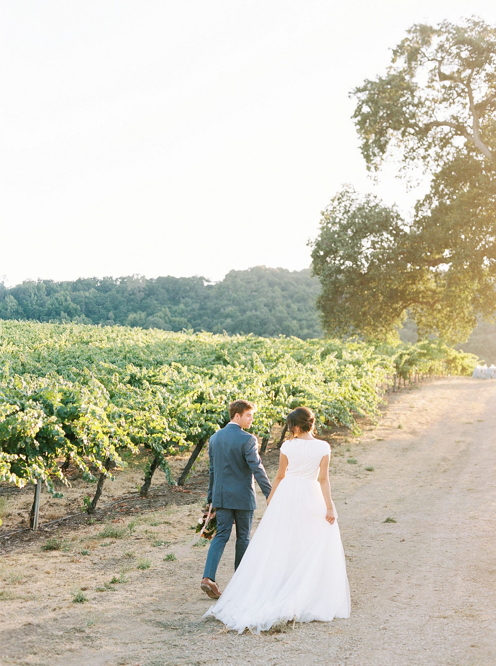 HammerSky Wedding Inspiration Featured on Hey Wedding Lady with Vanessa Noel Events - Ashley Baumgartner - SLO Wedding Photographer_0006.jpg