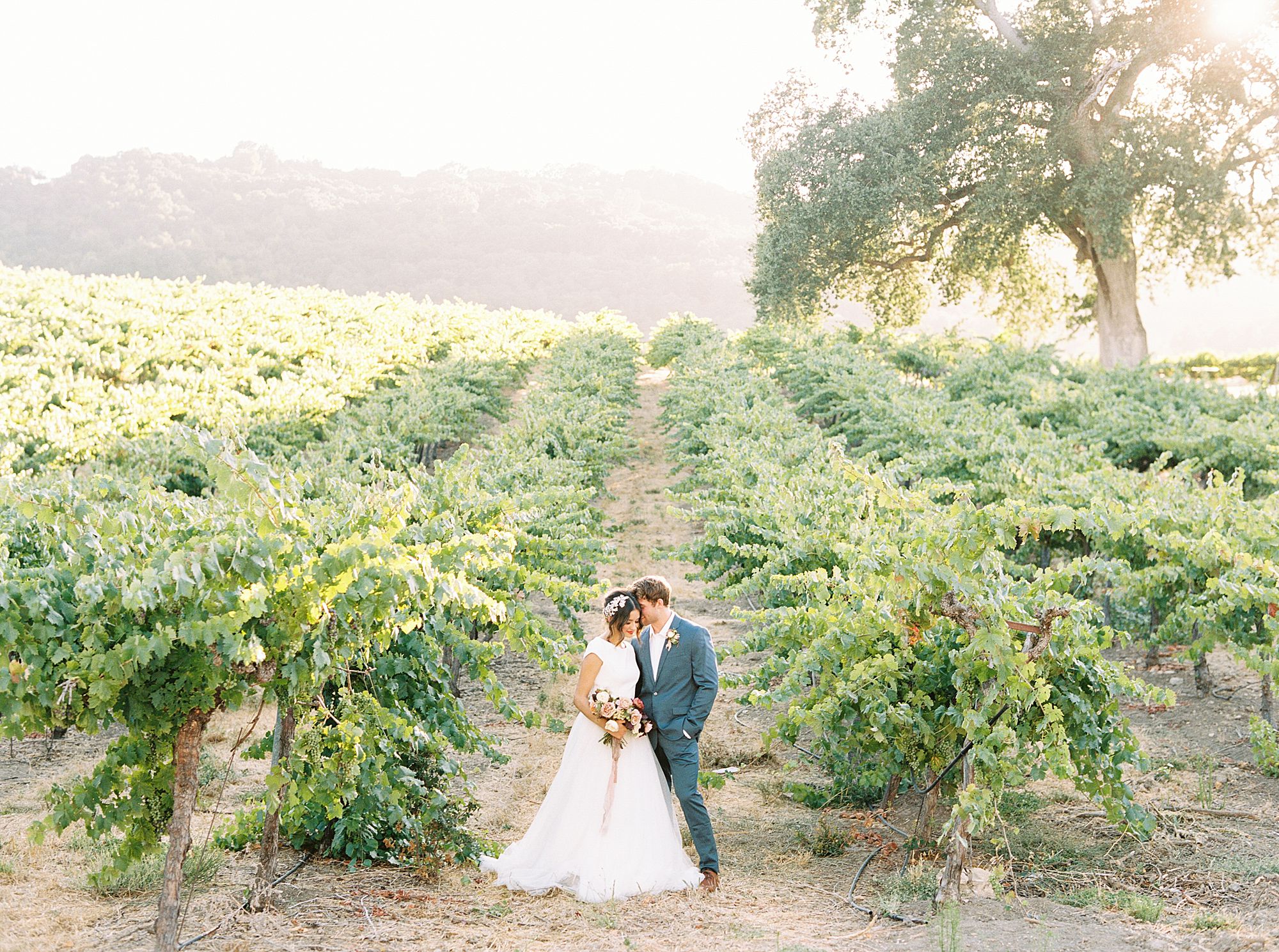 HammerSky Wedding Inspiration Featured on Hey Wedding Lady with Vanessa Noel Events - Ashley Baumgartner - SLO Wedding Photographer_0016.jpg