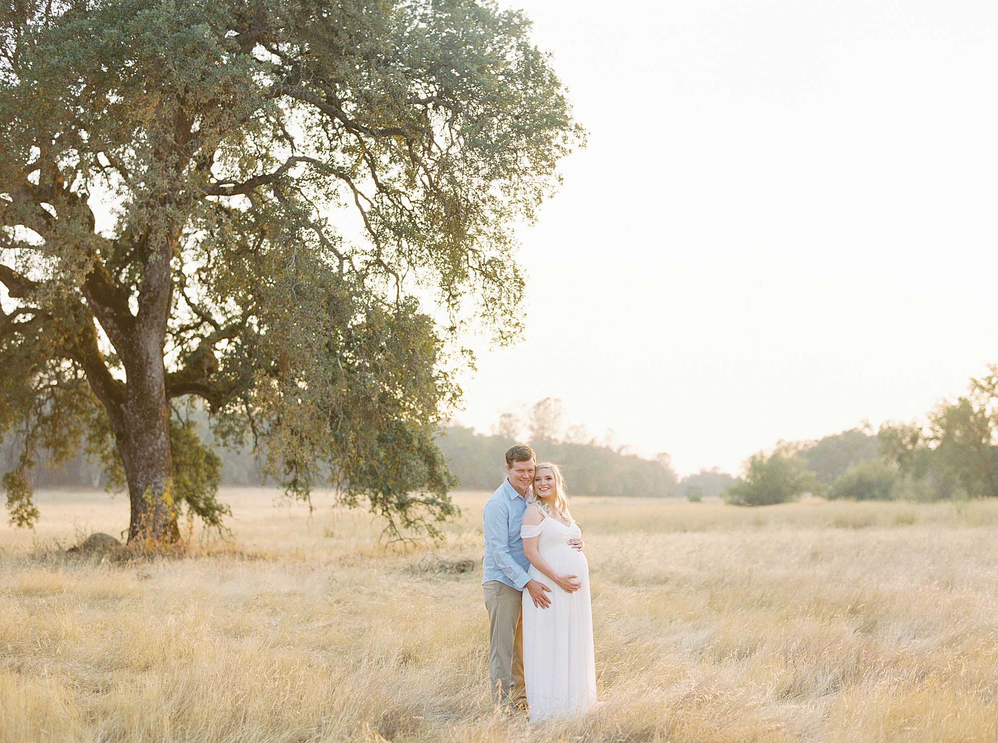 Golden Sacramento Maternity - Hannah and Connor - Ashley Baumgartner - Sacramento Maternity Photographer_0001.jpg