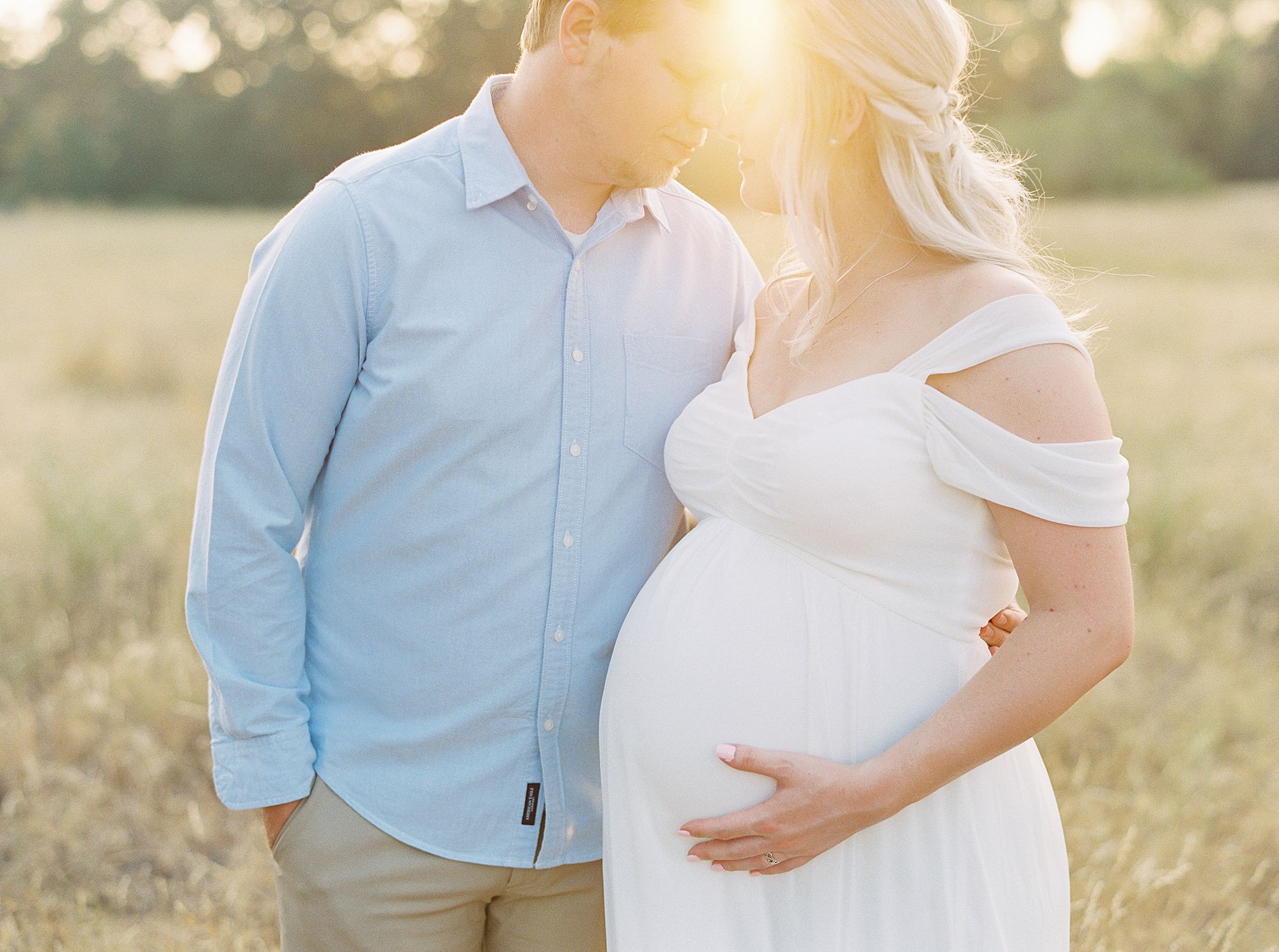 Golden Sacramento Maternity - Hannah and Connor - Ashley Baumgartner - Sacramento Maternity Photographer_0007.jpg