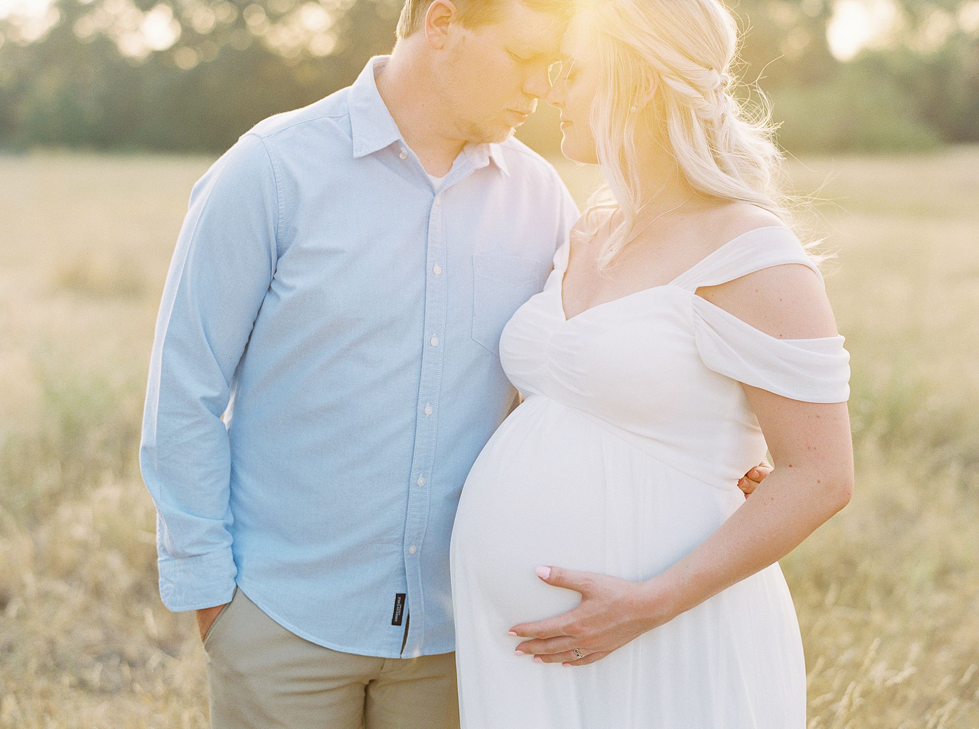 Golden Sacramento Maternity - Hannah and Connor - Ashley Baumgartner - Sacramento Maternity Photographer_0011.jpg