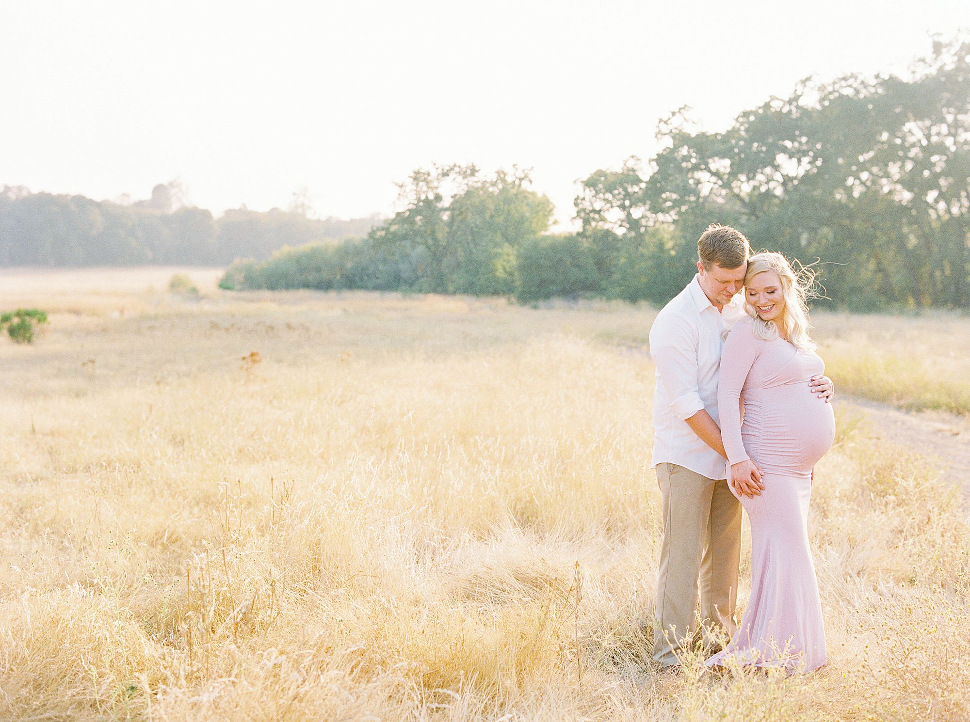 Golden Sacramento Maternity - Hannah and Connor - Ashley Baumgartner - Sacramento Maternity Photographer_0013.jpg
