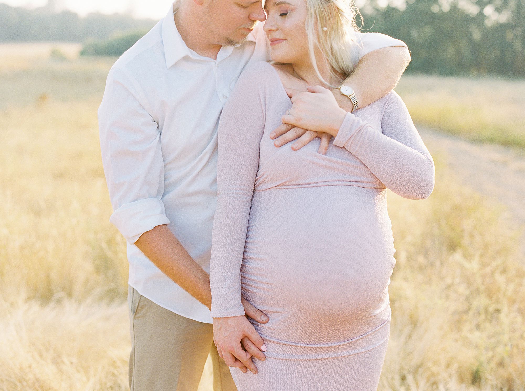 Golden Sacramento Maternity - Hannah and Connor - Ashley Baumgartner - Sacramento Maternity Photographer_0017.jpg