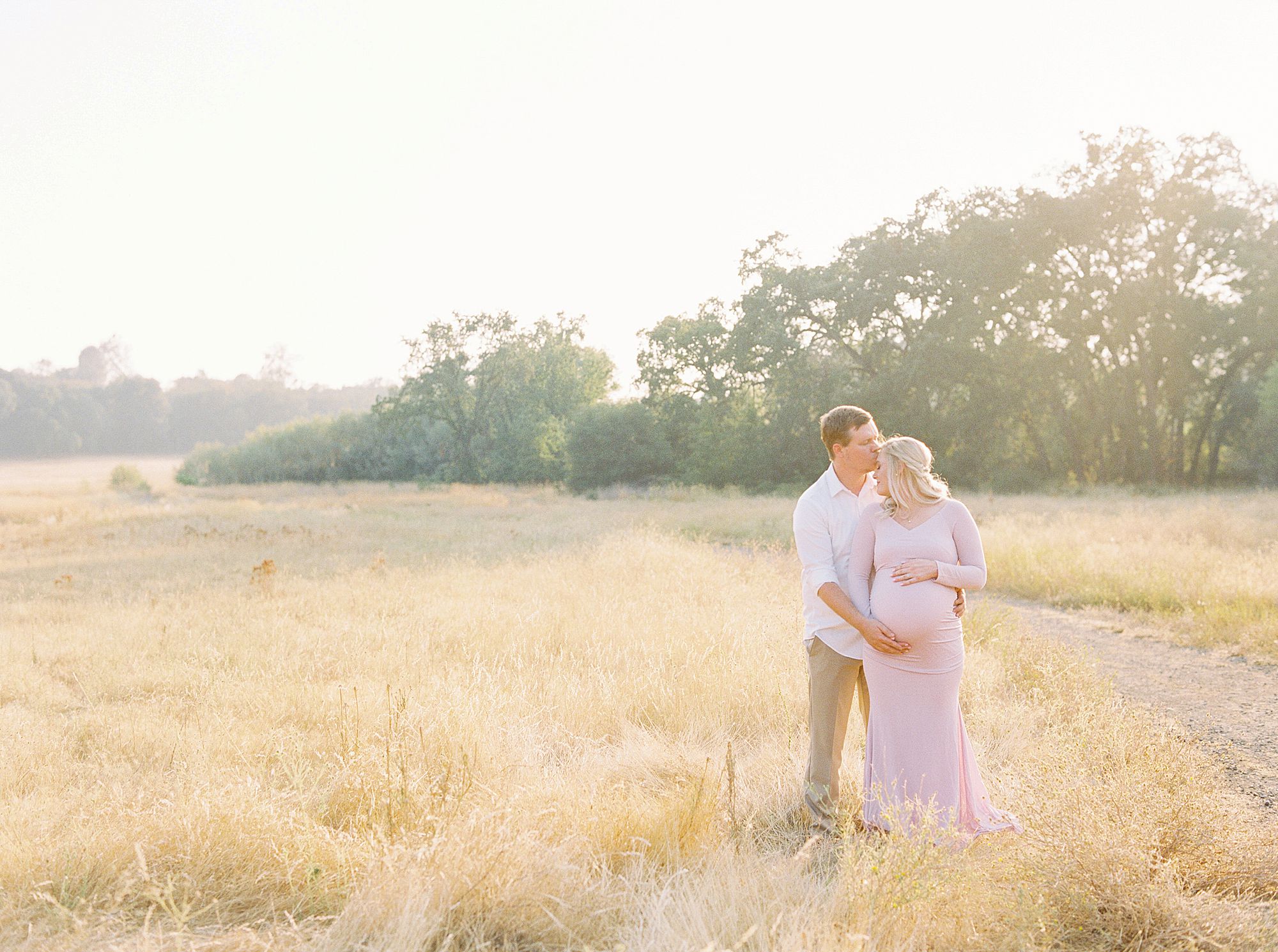 Golden Sacramento Maternity - Hannah and Connor - Ashley Baumgartner - Sacramento Maternity Photographer_0019.jpg