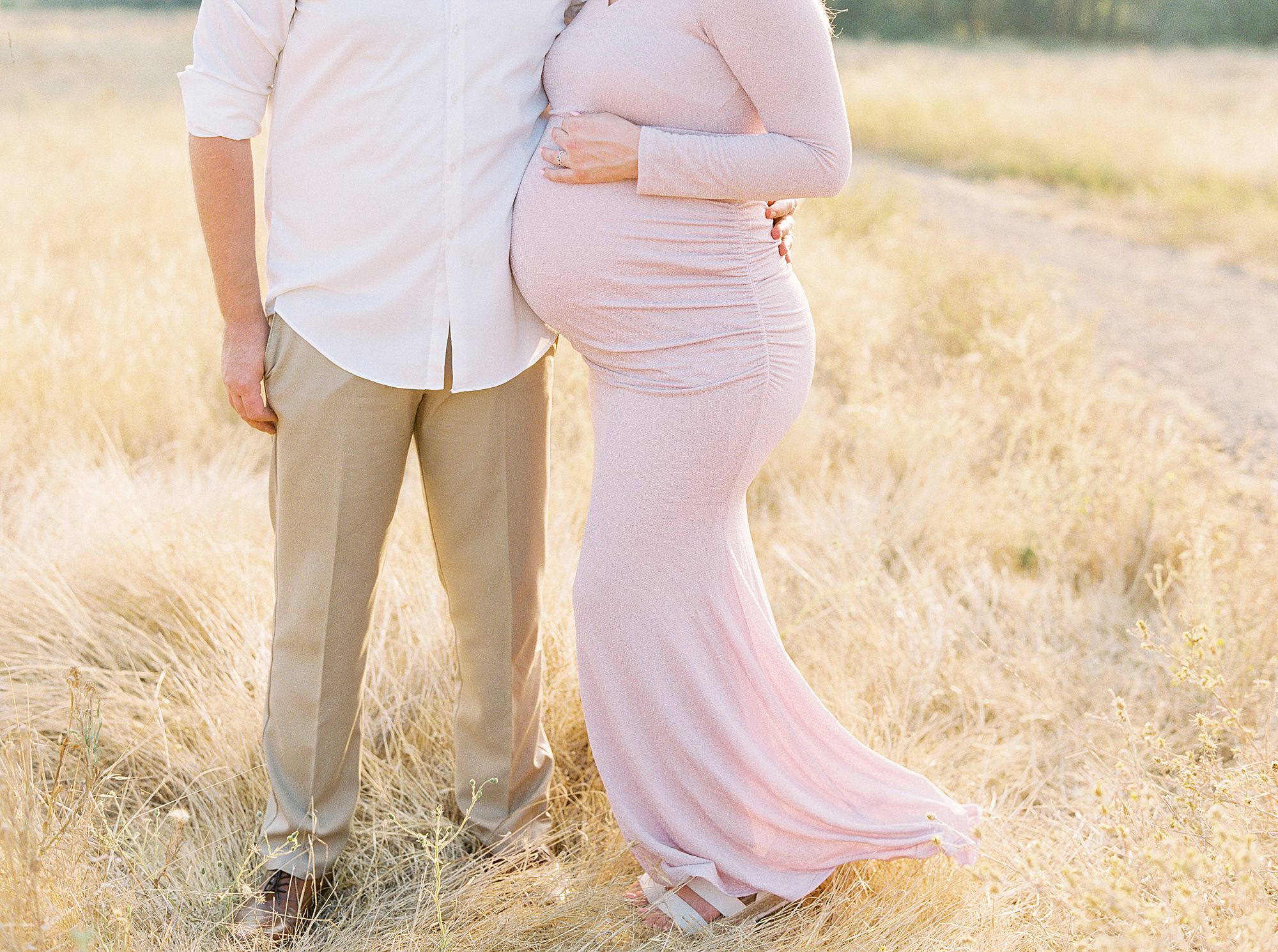 Golden Sacramento Maternity - Hannah and Connor - Ashley Baumgartner - Sacramento Maternity Photographer_0021.jpg