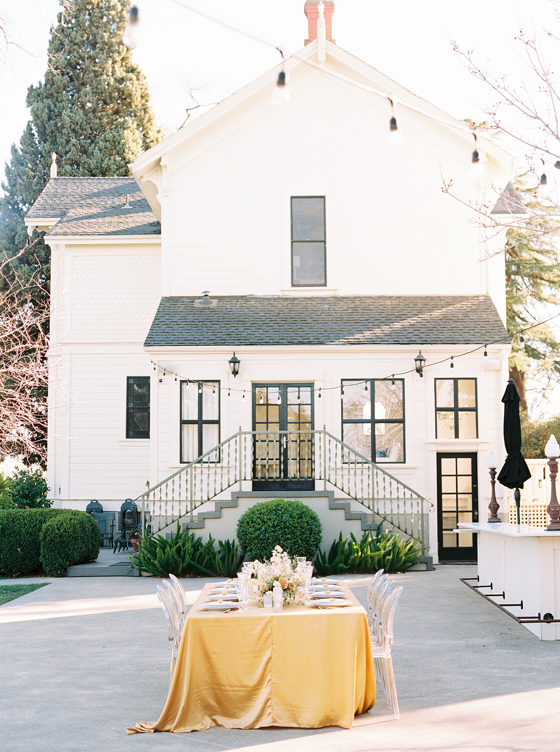 Park Winters Sacramento Wedding Inspiration with Sparkle and Dust Events  - Pantone Color of the Year Featured on Style Me Pretty_0021.jpg