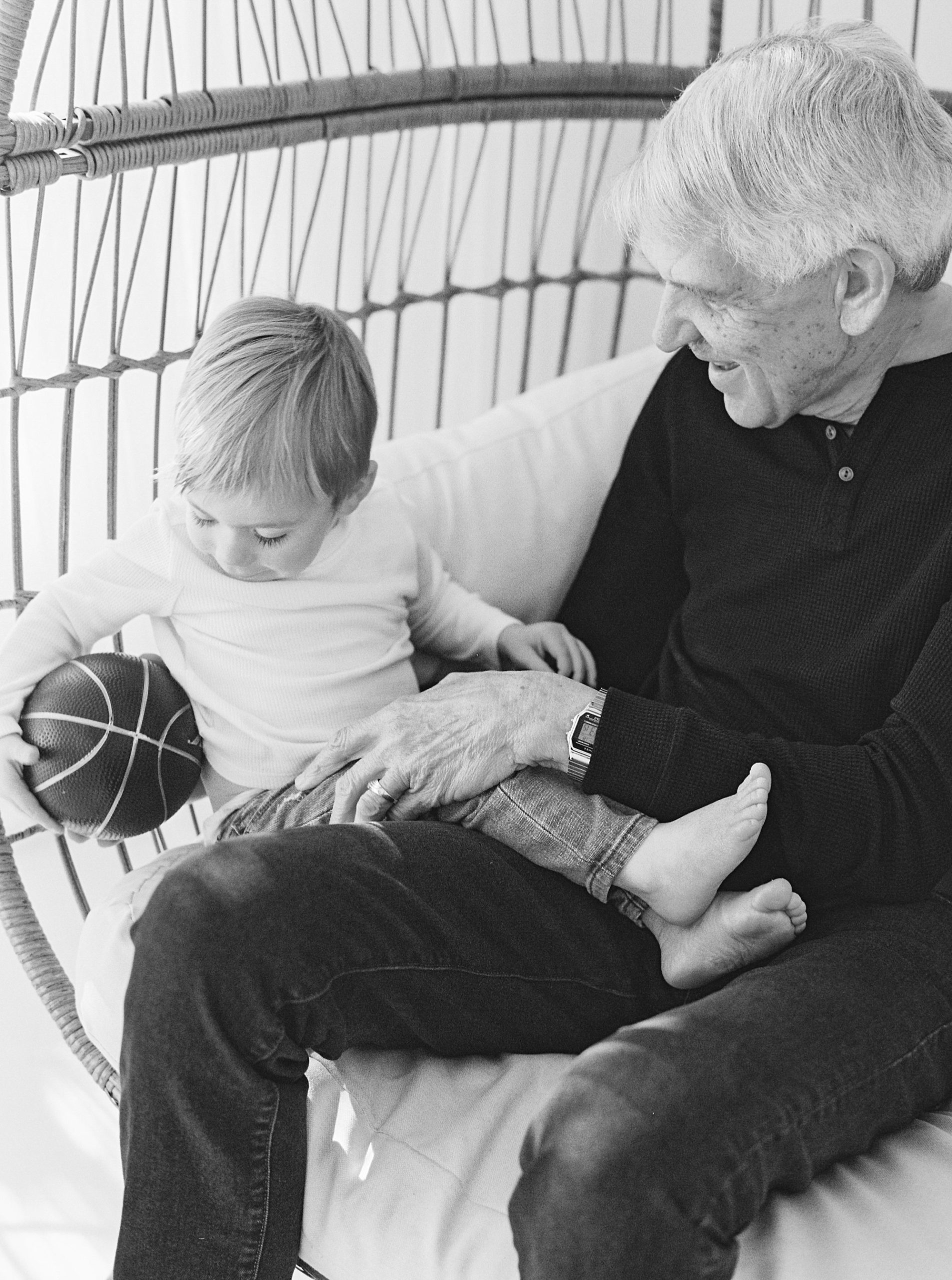 Gramma and Baba and Ellis - Ash Baumgartner - Grandparent Photos - Black and White Film - Alzheimers Legacy_0011.jpg