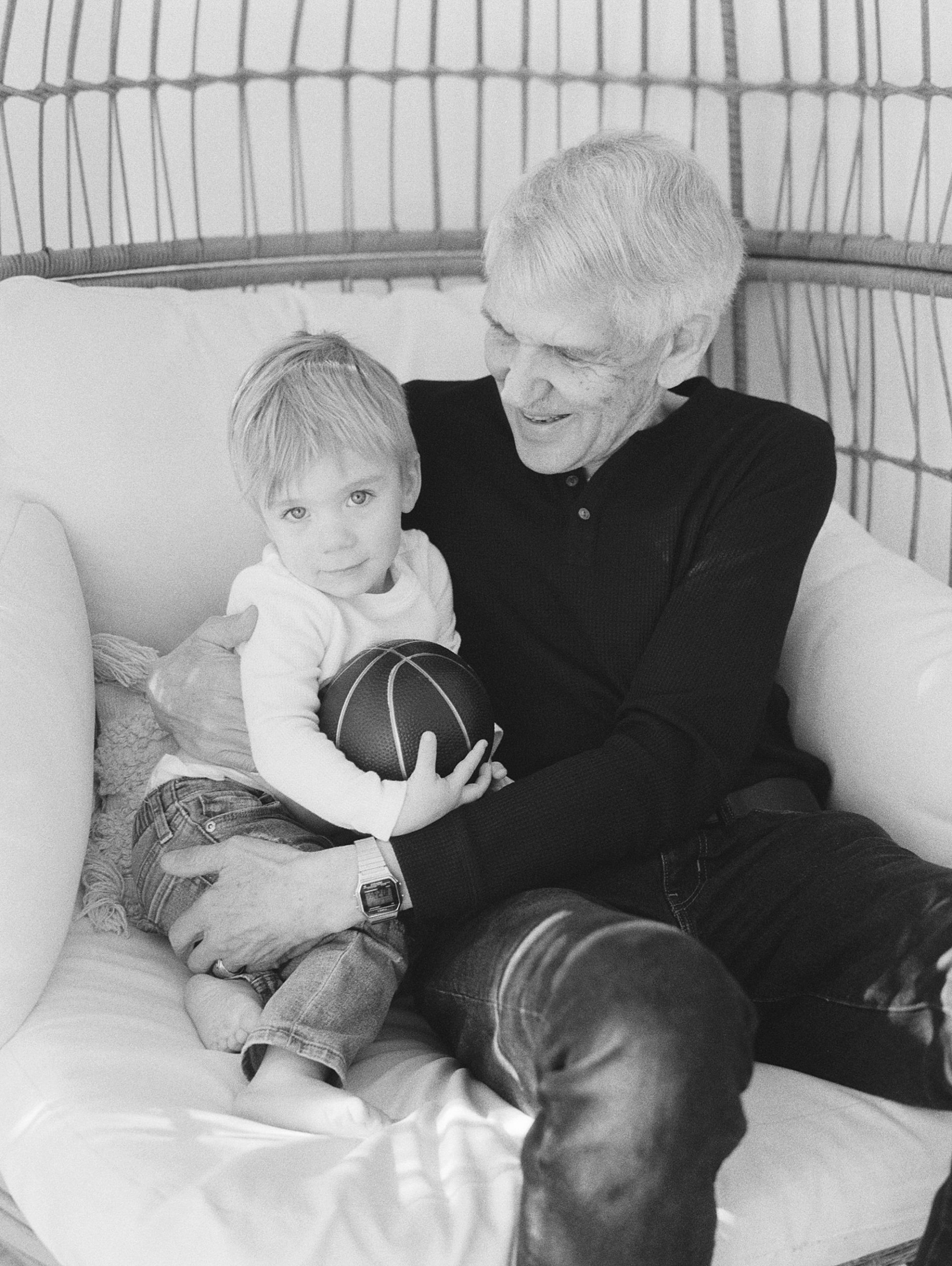 Gramma and Baba and Ellis - Ash Baumgartner - Grandparent Photos - Black and White Film - Alzheimers Legacy_0017.jpg